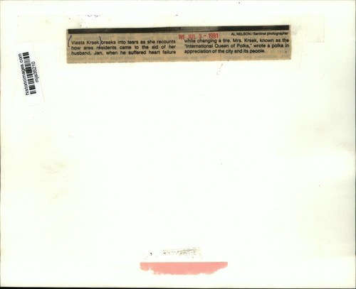 1991 Press Photo Vlasta Krsek in tears by husband Jan's bedside - mja35210 - Picture 2 of 2