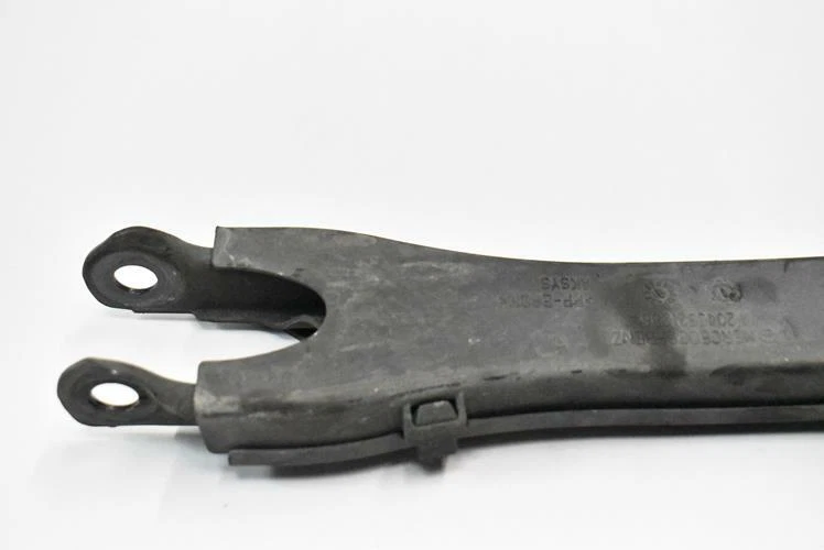 08-15 Mercedes W204 C250 C300 C350 Rear Right Lower Control Thrust Arm OEM - Image 3 of 4