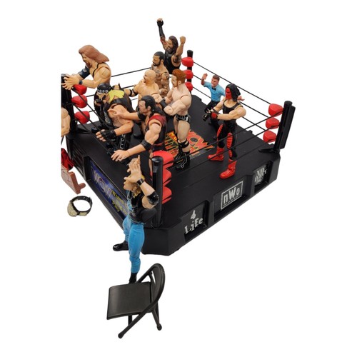 WCW ToyBiz Smash and Slam Ring nWo WWF WWE AEW Impact Wrestling & 11 Figures - Picture 4 of 13