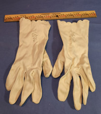 Ivory VTG. Evening Gloves Vintage Embroidered Scalloped Edge