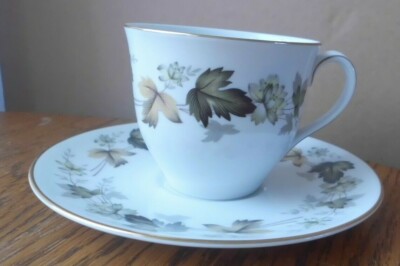 ROYAL DOULTON LARCHMONT TC1019 TEETASSE & UNTERTASSE 4 VERFÜGBAR