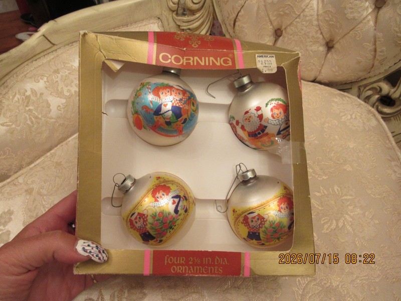 VTG 1974/75 Raggedy Ann and Andy Glass Christmas Ornaments