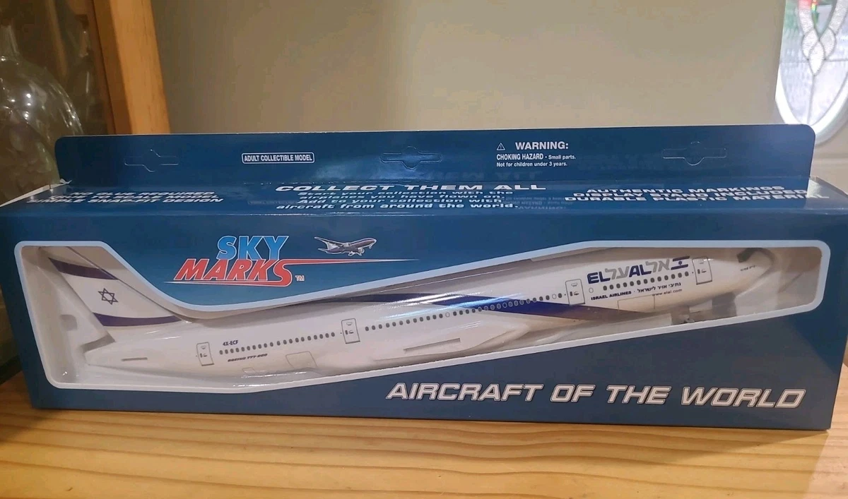 SkyMarks 1:200 Scale Contemporary Diecast Aircrafts Boeing 777