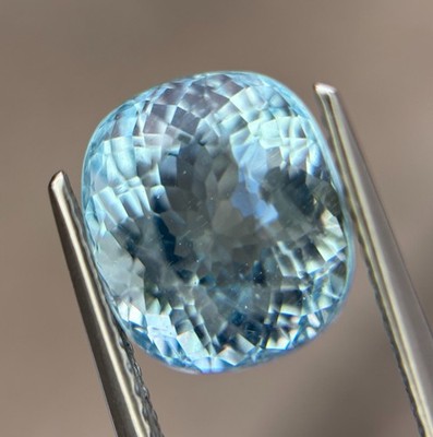 5.50 ct TOP LUSTRIOUIS 100 % NATURAL  AQUAMARINE BRAZIL MINED