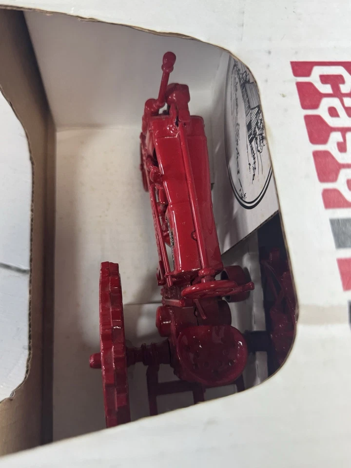 CASE IH Farmall F-12 1/16 Diecast Farm Tractor Replica By Scale Models - Image 3 of 4