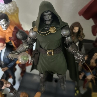 Marvel Legends Dr Doom Super Skull Wave