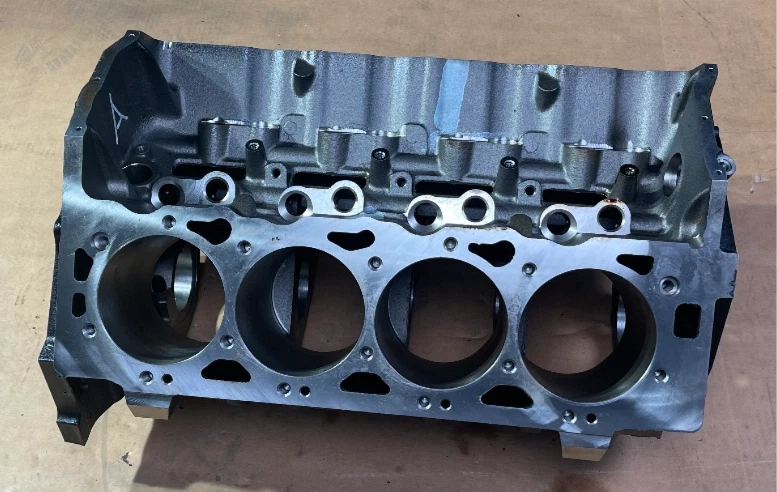 GM 502 cubic inch 8.2L Chevrolet Performance Engine Block Gen VI 6 - Image 4 of 4