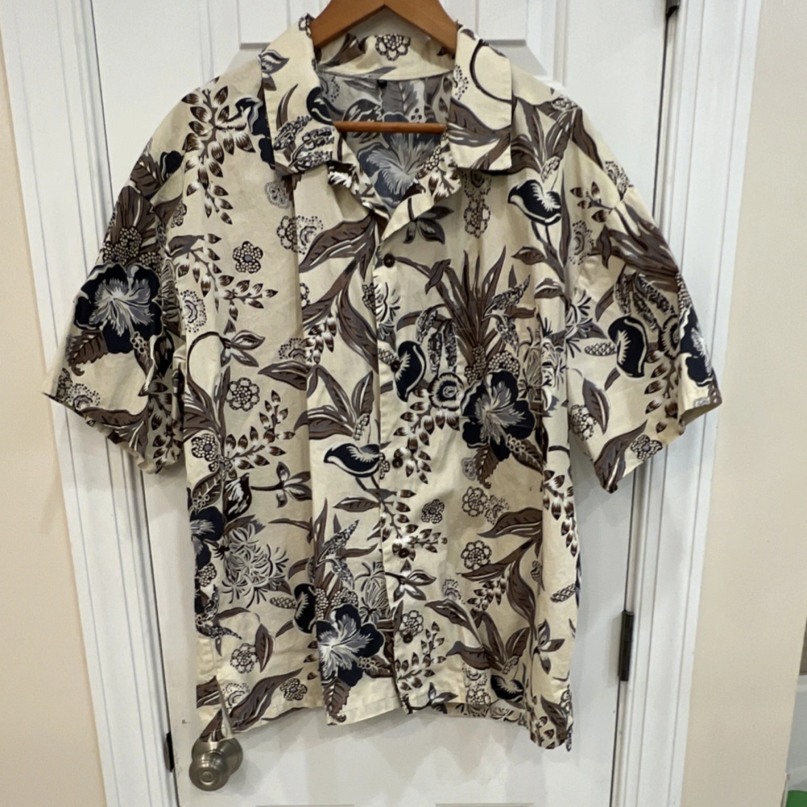 TD Sews mens xl short sleeve floral cotton button-up shirt beige brown black