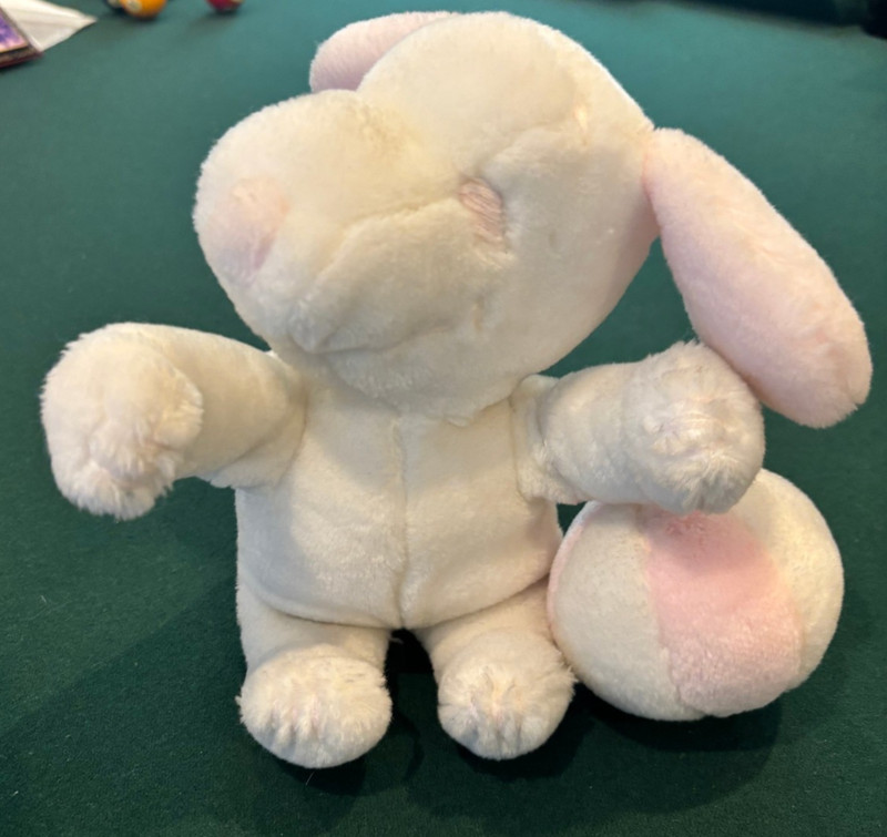 Vintage Peanuts Baby Snoopy Belle 8" Pastel Pink Plush & Rattle Ball