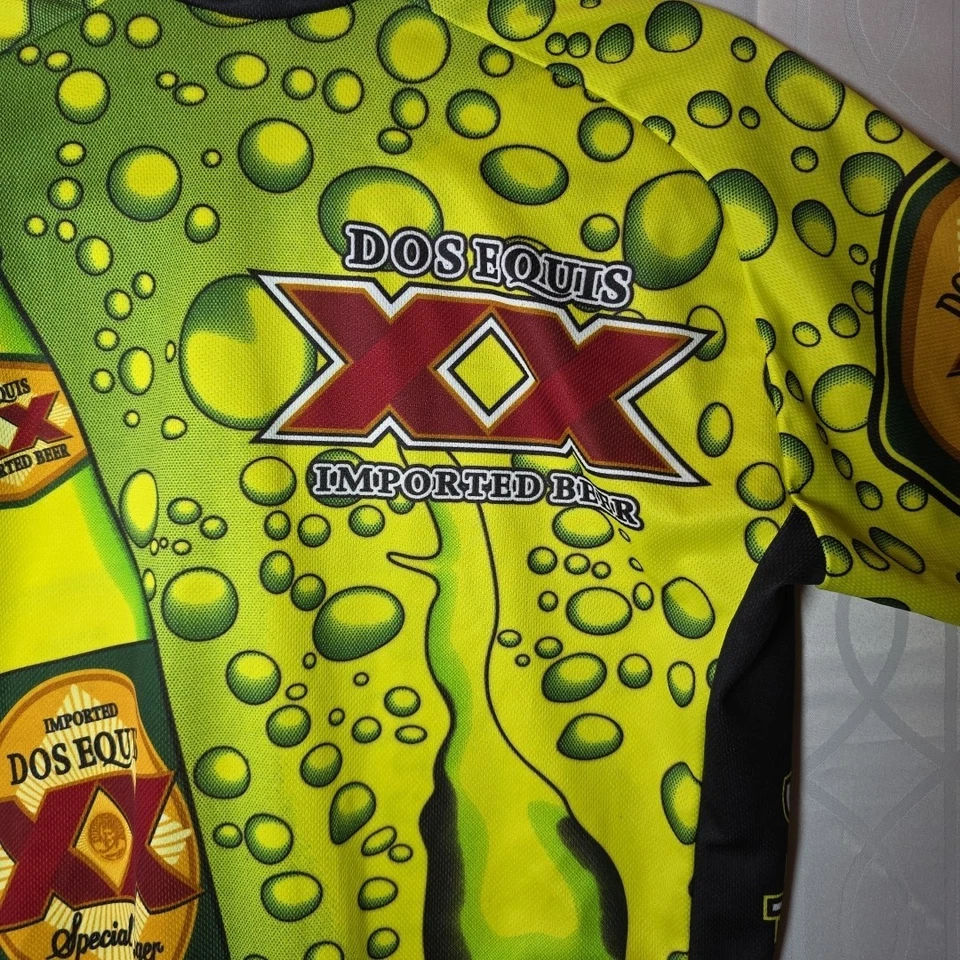 Camiseta de ciclismo verde vintage Dos Equis estampa total tamanho L camisas mundiais - Imagem 4 de 4