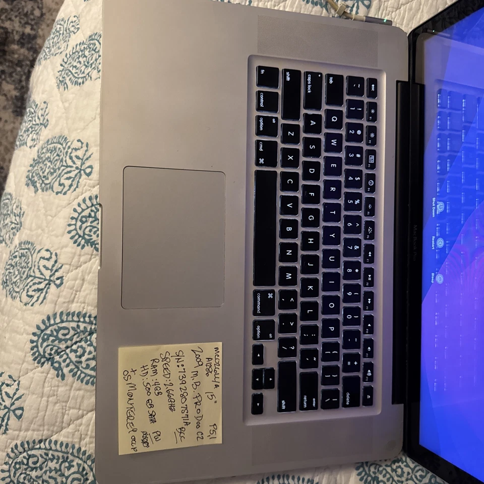 Apple MacBook Pro 15 inch (2009) 2.4GHz 4GB RAM 500GB SATA HD AS-IS MC026LL/A - Image 3 of 4