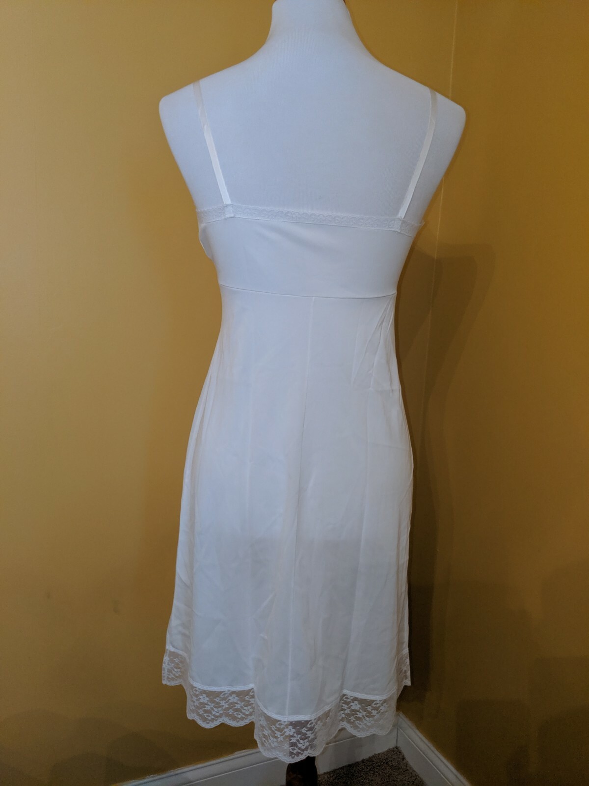 Vintage Vassarette Full Slip 100 Antron III Nylon 34… Gem