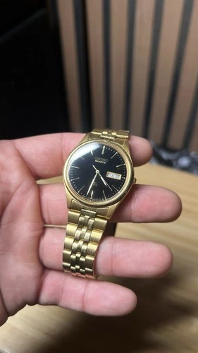 Vintage Men's SEIKO SQ Gold Tone, Black Dial Day/Date Watch, - Read Description