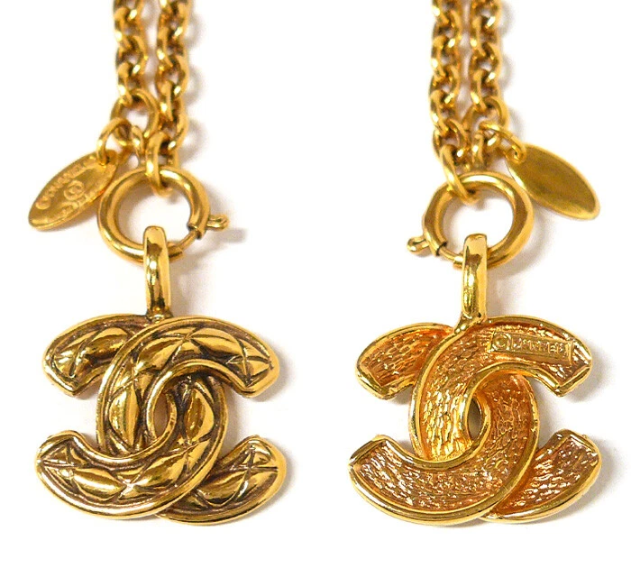 Collana Chanel Matelasse Coco Mark 3858 colore oro ciondolo trapuntato vintage