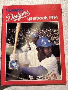 1974 LOS ANGELES DODGERS Yearbook JIM WYNN Steve GARVEY Ron Cey LOPES Don SUTTON