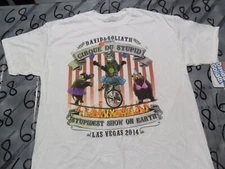 XL NWOT David & Goliath Presents Cirque De Stupid Las Vegas 2014 T Shirt