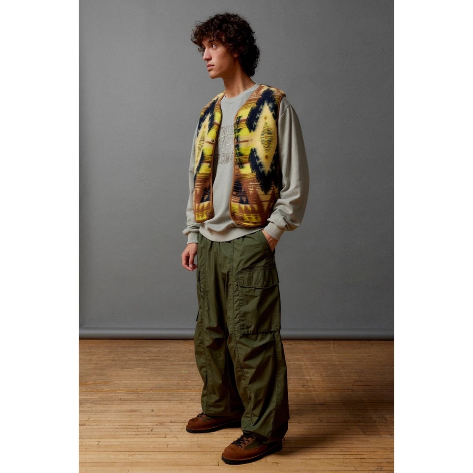 Chaleco Manta Sherpa Azteca URBAN OUTFITTERS BDG Talla Mediana Foto 3 de 4