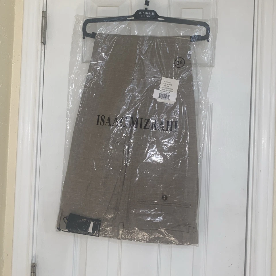Pantalón de vestir Isaac Mizrahi para hombre calce ajustado con textura lisa, tostado talla 38 Foto 2 de 4