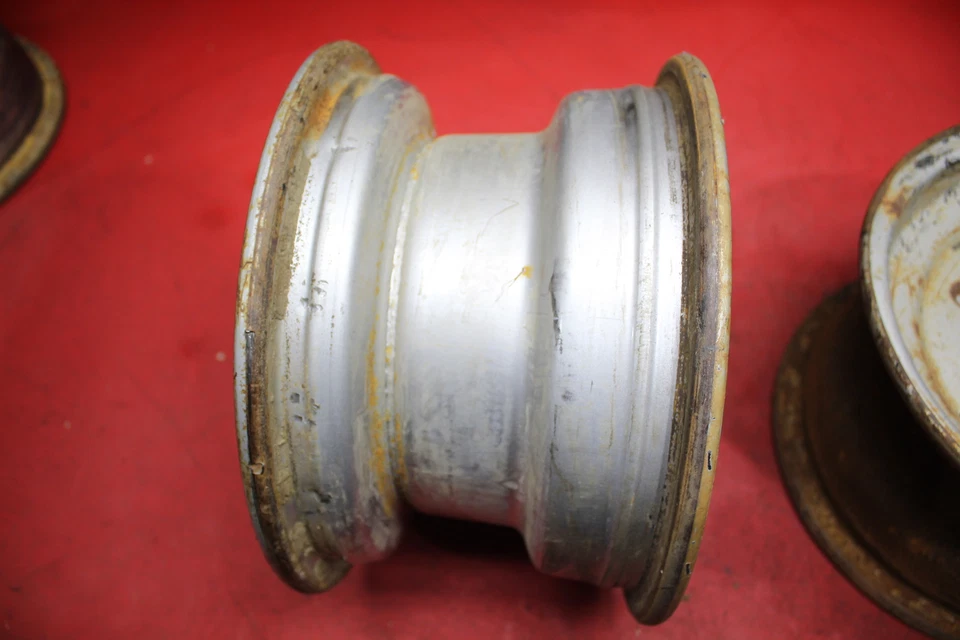 Suzuki Quadrunner 1988 4x4 juego de llantas delanteras Foto 3 de 4