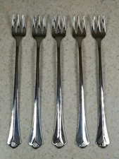 Distinction Deluxe Stainless Oneida WESTGATE ROYAL-CREST 5 COCKTAIL FORKS 6" 