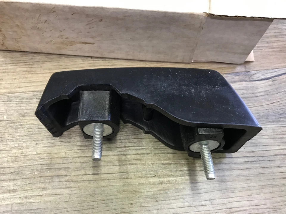 83 84 Pontiac 6000 LE NOS GM 1982 protector de parachoques delantero derecho 10028878 Foto 2 de 4