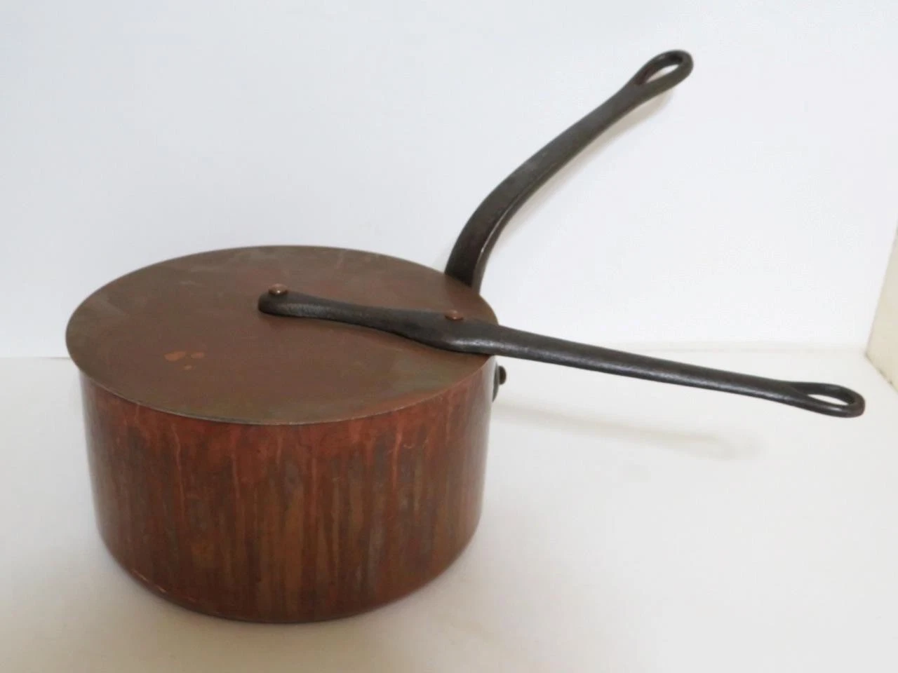 Vintage French 4 Qt. Copper 3mm Thick HEAVY Stock Pot 8 7/8" w/ Lollipop Lid
Opens in a new window o