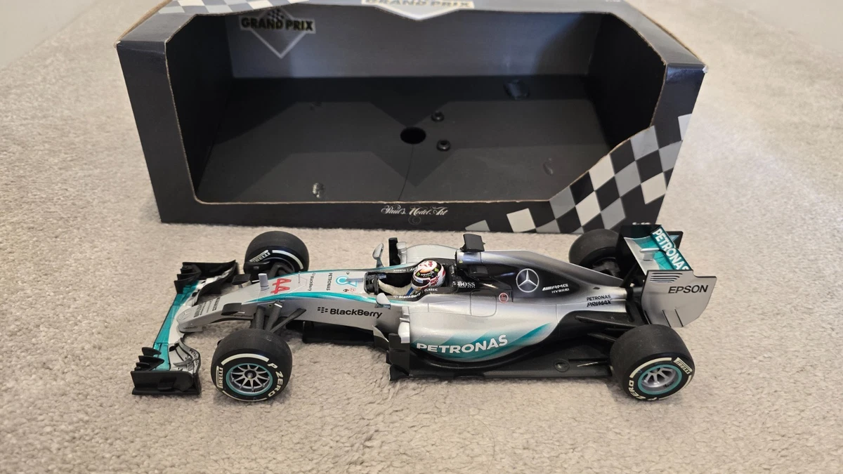 MINICHAMPS Lewis Hamilton Diecast Formula 1 Cars 2015 Vehicle Year