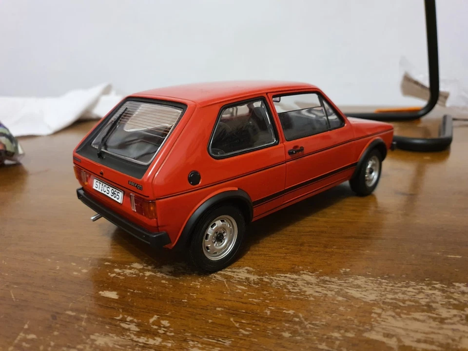 Golf GTI MK I 1 1/18 Solido only clear plastic box - Immagine 3 di 4