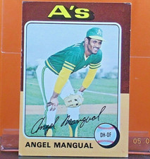 1975 TOPPS Baseball Card # 452 *** ANGEL MANGUAL *** Oakland Athletics
