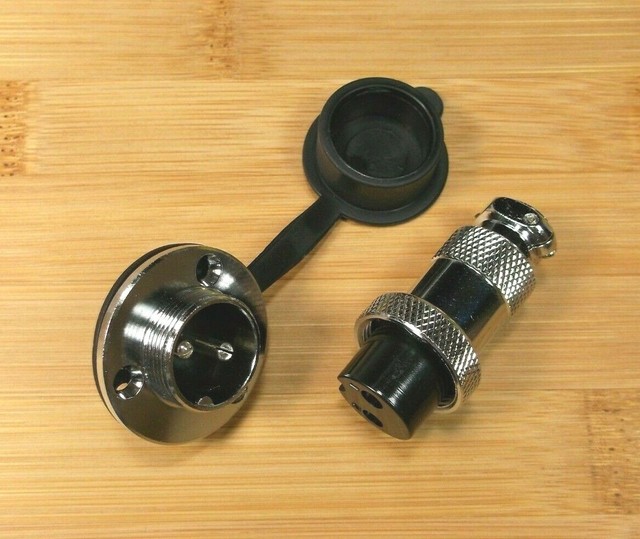 BBT Large Marine Grade Waterproof 2 Pole 12 volt 20mm Plug / Outlet Set