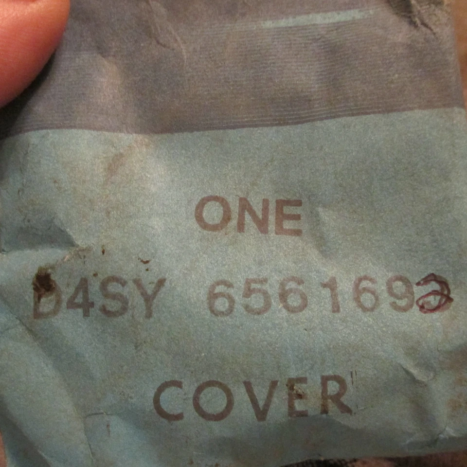 NOS 1974 FORD GRAN TORINO RANCHERO THUNDERBIRD ASSENTO APOIO DE BRAÇO CAPA ACABAMENTO PIVÔ NOVO - Imagem 4 de 4