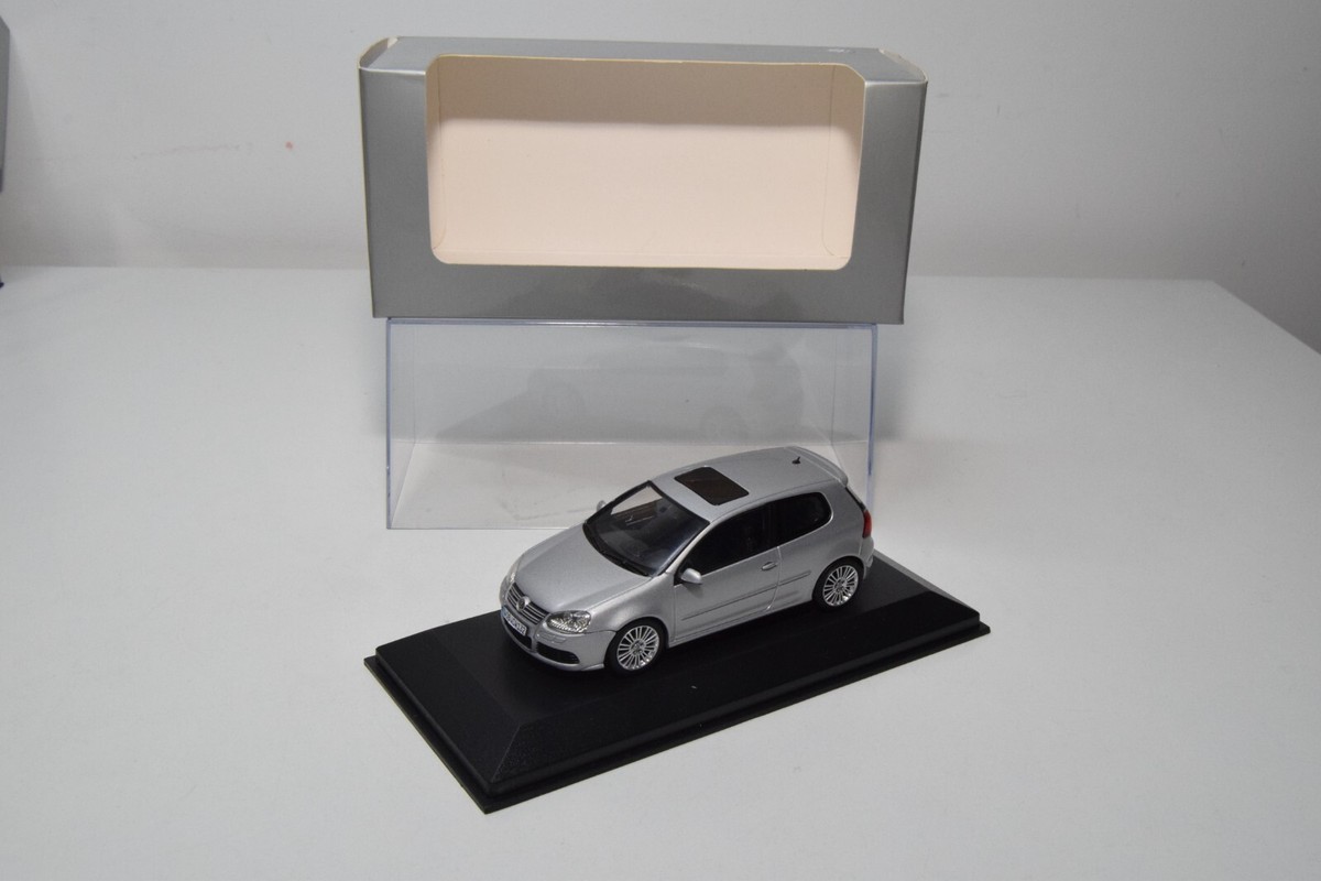 MINICHAMPS Golf R32 シルバー 1/43 B38 1:43 MINICHAMPS VW VOLKSWAGEN GOLF V R32 MET. GREY