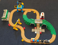 Fisher Price GeoTrax B1836 Tracktown Railway Set - No Remote