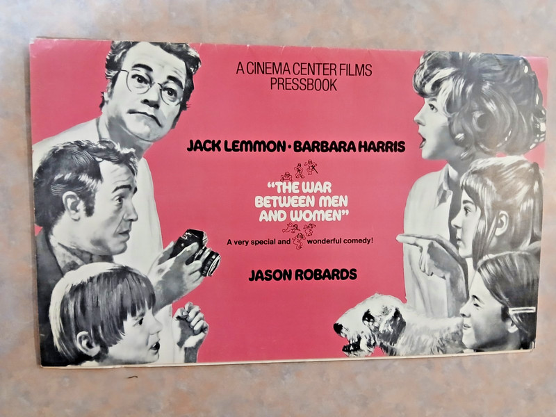 1972  THE WAR BETWEEN MEN & WOMEN W/ JACK LEMMON & BARBARA HARRIS.-PRESSBOOK