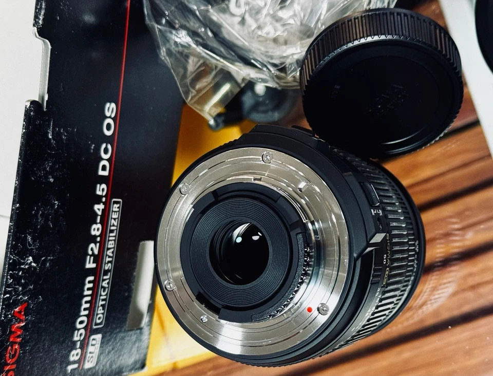 Sigma 18-50mm f/2.8-4.5 DC OS HSM Zoom Lens - Nikon - Image 2 of 4