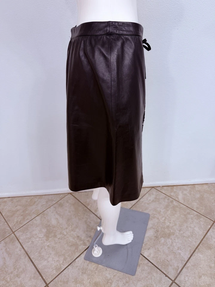 Falda cintura elástica Valentino vintage de cuero negro con cuentas de vidrio 10 Foto 4 de 4