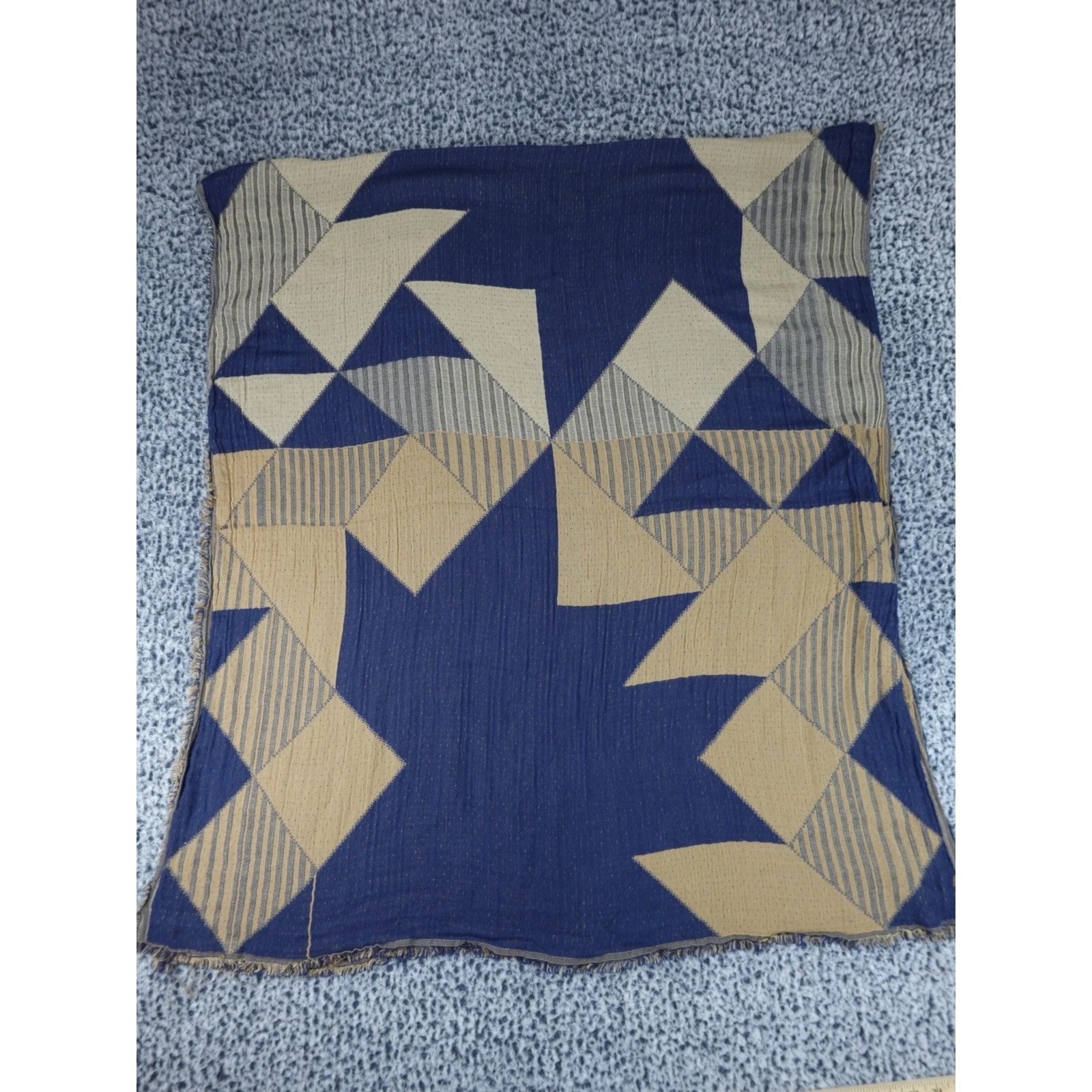 Roots Geometric Maple Leaf Scarf Unisex OS Blue Tan Navy Cotton Blend Wrap 80x40
Opens in a new wind