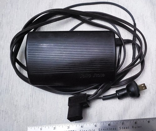 Genuine Singer CR508, 604280-001 Controller/Foot Pedal. Fits Athena 2000 & Other