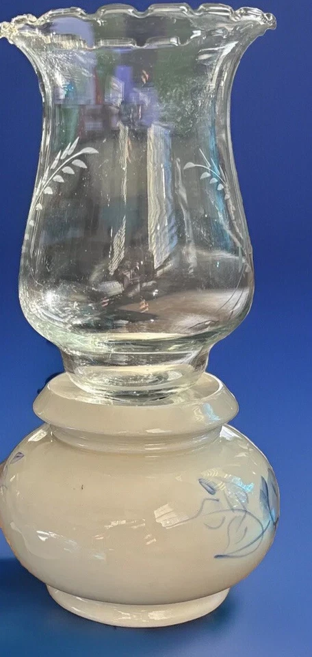 Candelabro votivo lámpara huracán de colección con globo de vidrio pintado a mano Foto 3 de 4