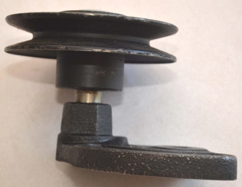 Nuevo de Lote Antiguo Ford & Thunderbird 1965-1966 Polea Ralentí y Soporte, 1965-1968 Fairlane Foto 3 de 4