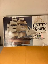 1979 Revell Cutty Sark  Clipper Ship Model Kit 5401  Over 15 3/4 inches long