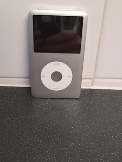 Apple iPod Classic 6th Gen 80GB Silver (A1238) Digital Player