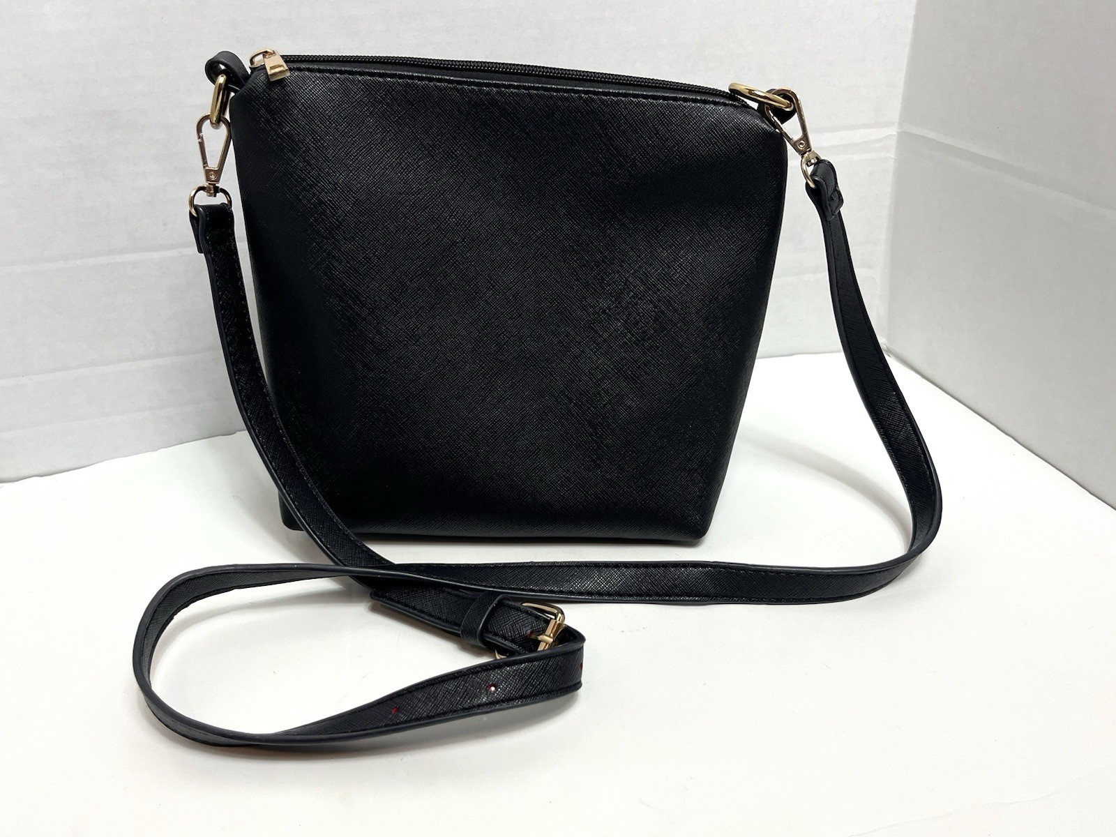 Olivia Miller Black Faux Crossgrain Leather Crossbody Handbag Gold Accents Zip