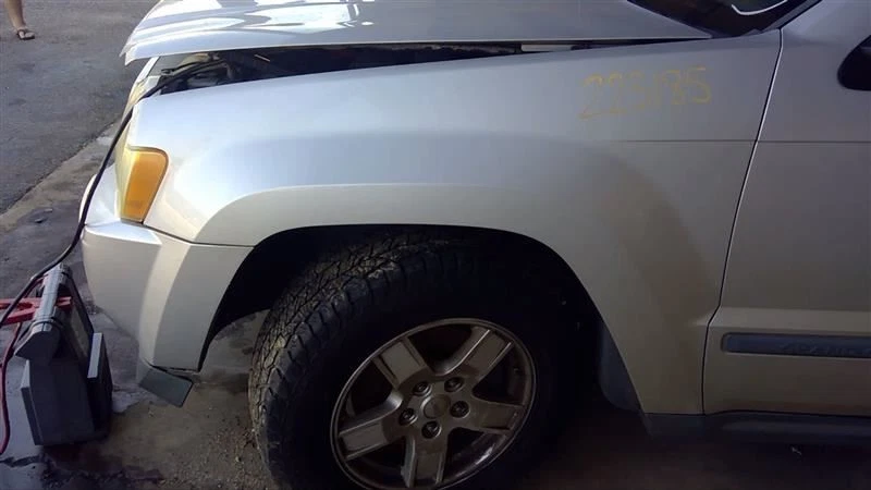 (LOCAL PICKUP ONLY) Hood Fits 05-10 GRAND CHEROKEE 861119 Foto 2 de 4