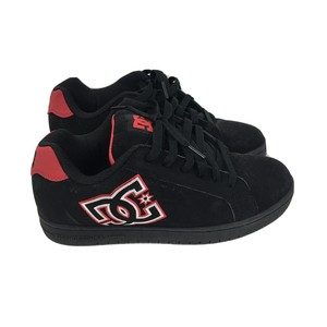 tenis dc preto e vermelho
