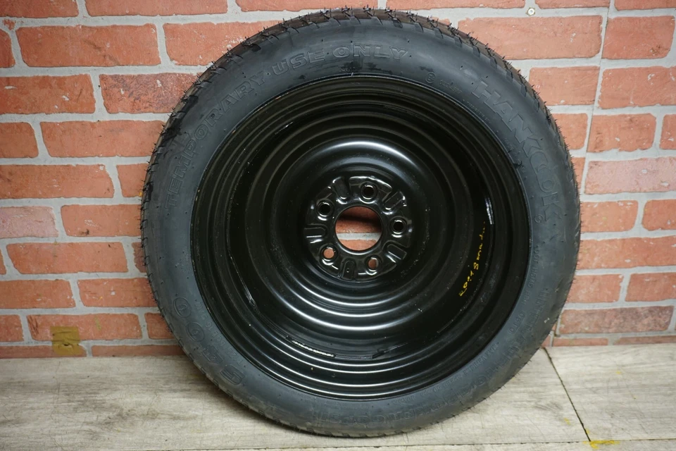 Rueda de repuesto Hyundai Sonata 2011-2014 neumático 16x4 T125/80D16 con juego elevador de gato OEM Foto 3 de 4