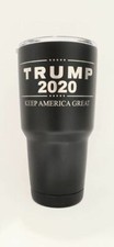 Vaso de polvo negro 30 oz - Trump 2020 Keep America Great - AMBOS LADOS GRABADOS
