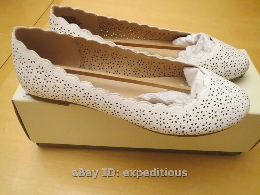 NEW LC LAUREN CONRAD PERFORATED SCALLOPED BALLET FLATS WOMENS 6.5