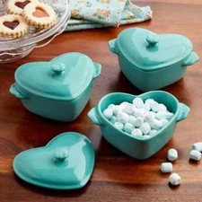 The Pioneer Woman Ceramic Baking Dish Mini Teal Heart with Lid