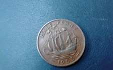 A British one half-penny coin 1953